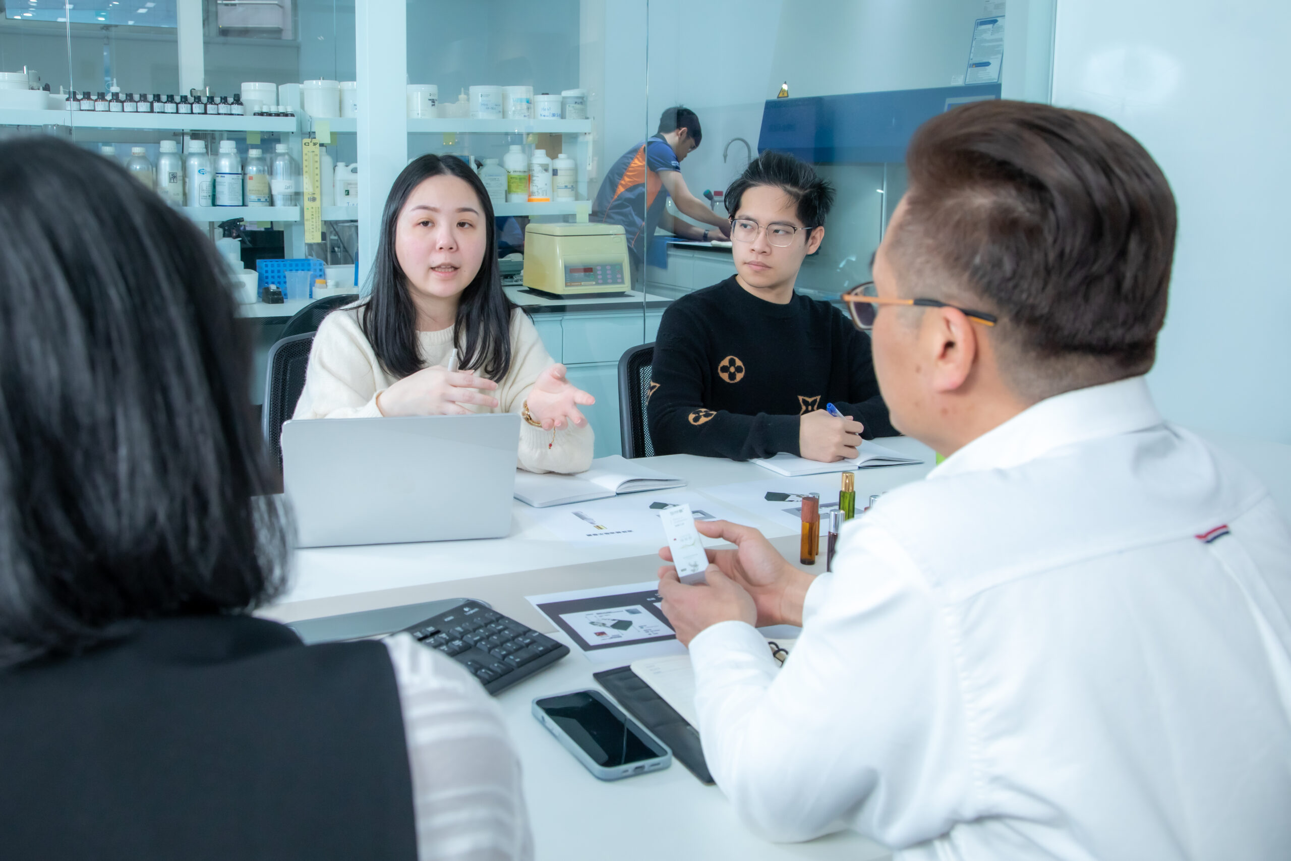 品牌與配方師討論開發